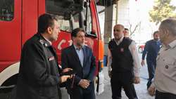 بازرس کل امور وزارت کشور و شهرداری‌ها از سازمان آتش نشانی تهران بازدید کرد 