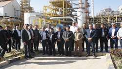 بازدید بازرس کل قضایی استان چهارمحال و بختیاری از شرکت پتروشیمی شهرستان فلارد